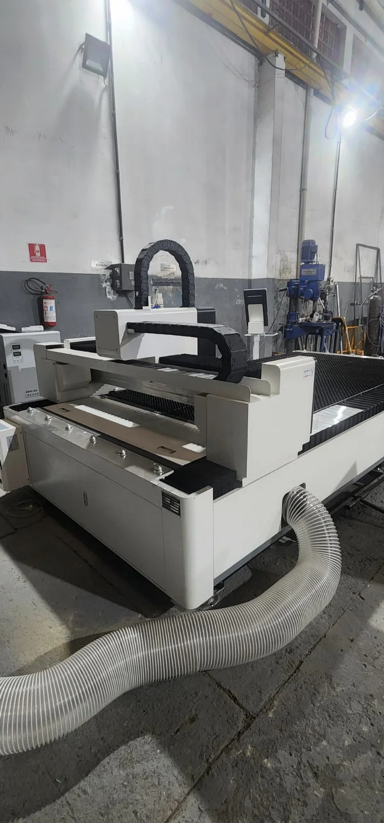 Máquina de corte a laser